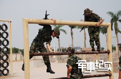 現實版老A 解密中國反恐精英訓練