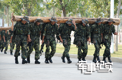 現(xiàn)實(shí)版老A 解密中國反恐精英訓(xùn)練