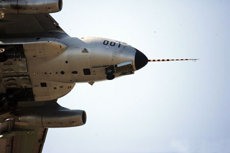 學者:日本軍用大飛機領先一步 中國不能急躁