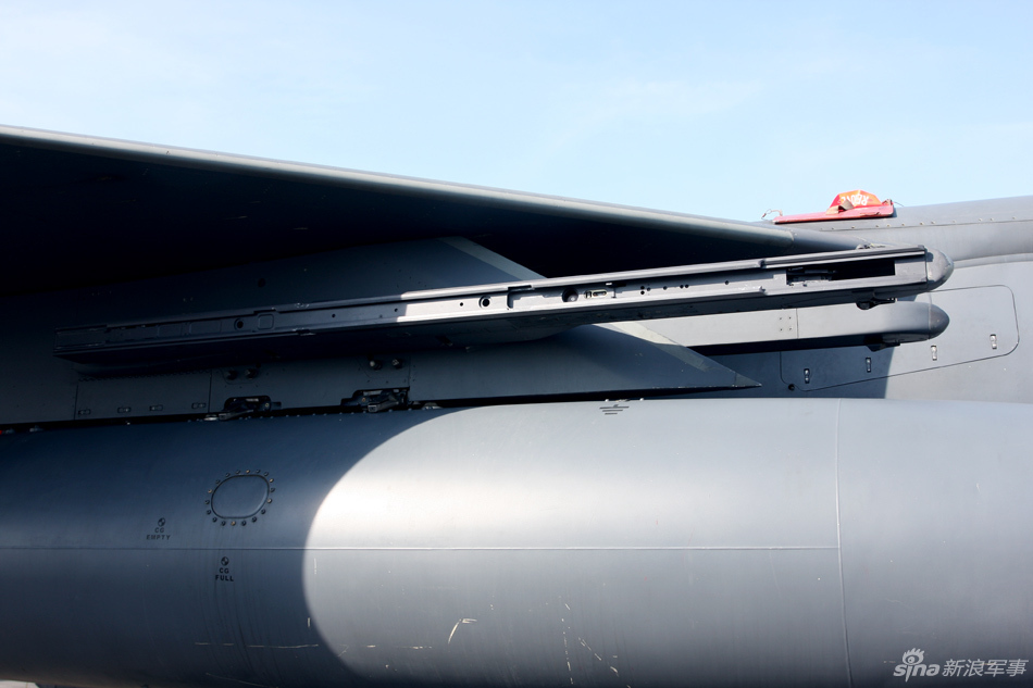 美國空軍展示兩架F-15E攻擊鷹戰(zhàn)斗轟炸機(jī)