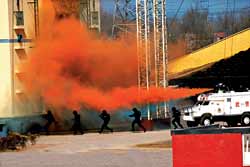 中國“雪豹突擊隊”魔鬼式訓練挑戰極限(組圖)