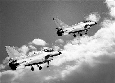 新一代“飛翔藍軍”亮相