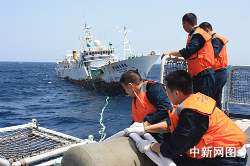 大陸軍艦接護臺漁船:護航1918海里 歷時202小時