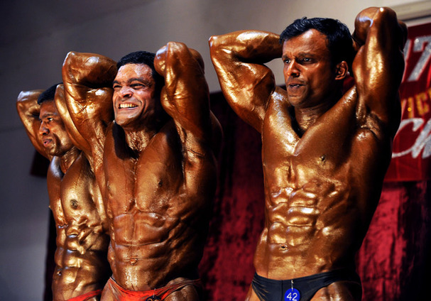 印度軍人展示男性魅力