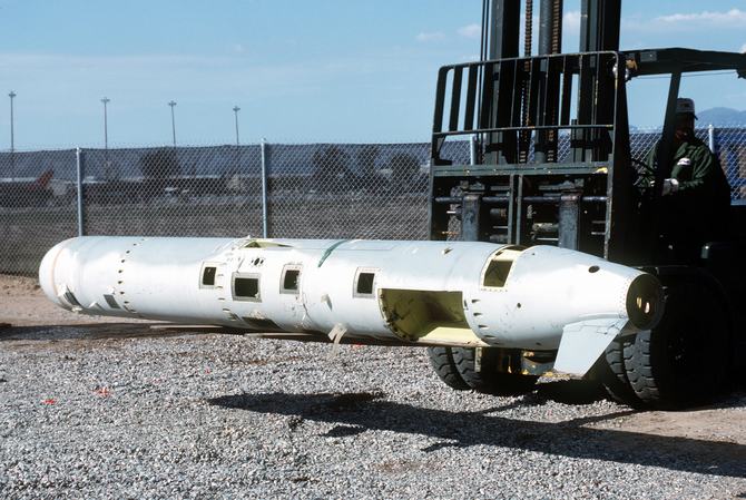 美軍用電鋸暴力銷毀陸基“核戰斧”