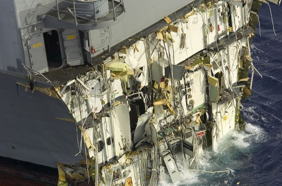 強！軍艦被炸成兩截居然不沉