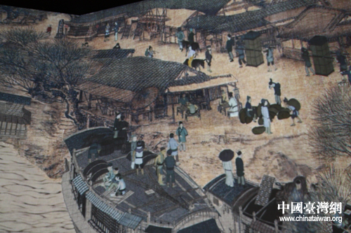 臺灣南部大學生參觀中國館：最愛“清明上河圖”