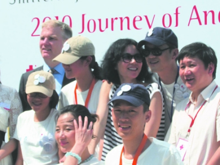 曝明星辣媽獨(dú)家育兒經(jīng) 小S教育女兒靠嚇唬(組圖)