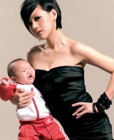 曝明星辣媽獨家育兒經(jīng) 小S教育女兒靠嚇唬(組圖)