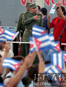 卡斯特羅接受手術(shù) 國家權(quán)力暫時移交給弟弟