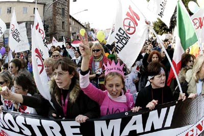 12萬意大利人游行 抗議美軍擴建軍事基地