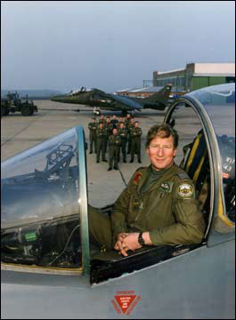 圖:英空軍少將讓屬下考慮自殺性攻擊遭罵 國防部打圓場