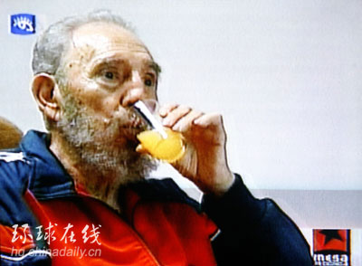 卡斯特羅3月來首次亮相錄像 與查韋斯高呼社會主義