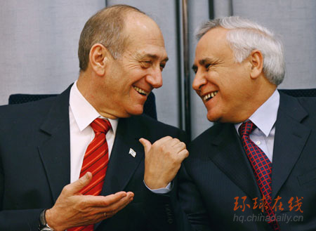 與奧爾默特相談甚歡