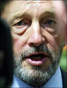 秘密交往三年，英國內政大臣與有夫之婦墜入愛河