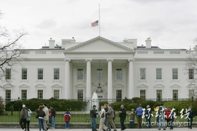 白宮、美國駐韓國使館降半旗