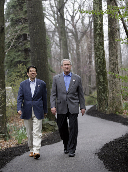 美日對朝強硬表態 布什接受安倍慰安婦道歉