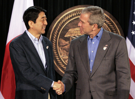 美日對朝強硬表態 布什接受安倍慰安婦道歉