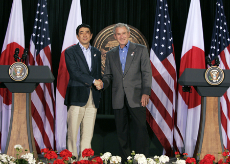 美日對朝強硬表態 布什接受安倍慰安婦道歉