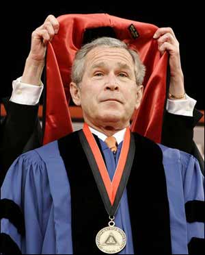 布什：我的語文老師對我用詞方式感到詫異