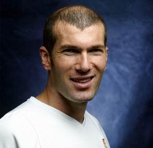 齊達內：馬特拉齊侮辱我母親和姐姐 