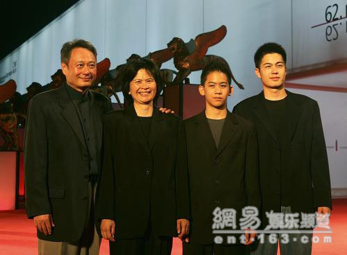 媒體評(píng)論：李安之累 <br>