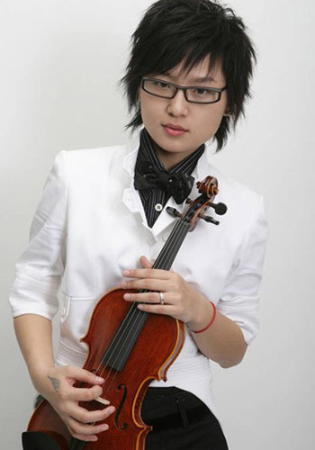 周筆暢“王子”寫真 初顯華貴明星風(fēng)范(圖)