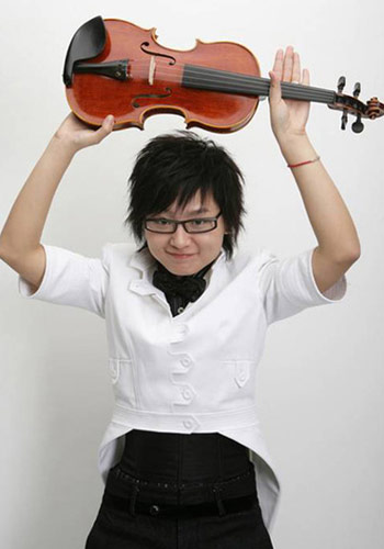 周筆暢“王子”寫真 初顯華貴明星風(fēng)范(圖)