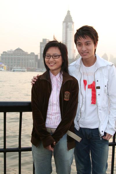 <電話>上海熱拍 筆筆攜男友現身(組圖)