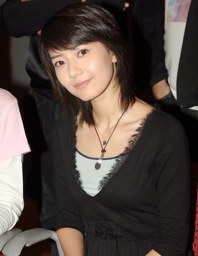 高圓圓牽手警察余文樂 <男才女貌>扮啞女(圖)