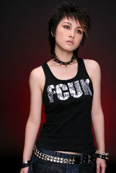 2006超女厲娜首次參賽竟賺高人氣（圖）