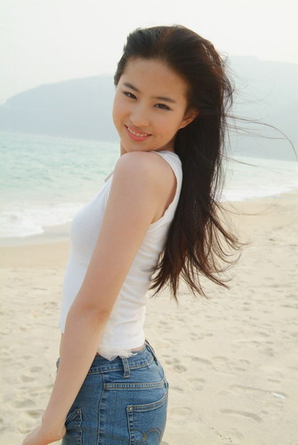 體態(tài)優(yōu)雅裊娜,劉亦菲的瘦身食譜