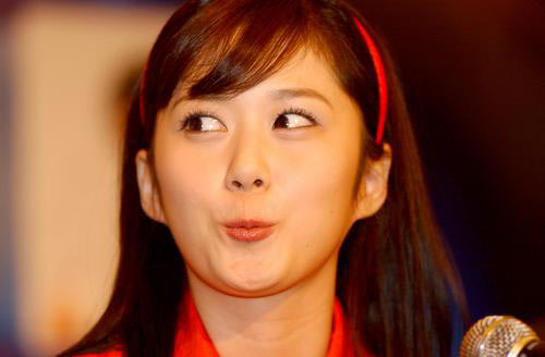 張娜拉古靈精怪表情大全(圖)