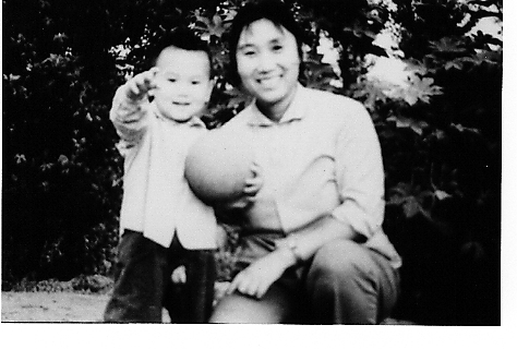 童年和媽媽在一起－你認(rèn)得出他們嗎