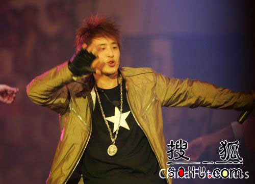 周杰倫巨星演唱會大跳街舞 眾好友齊助陣(圖)