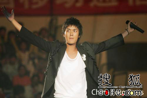 周杰倫巨星演唱會大跳街舞 眾好友齊助陣(圖)