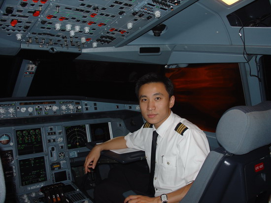 “說得比唱的好”飛行員沖入上海30強（圖）