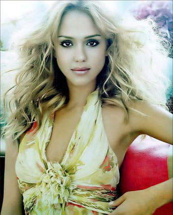 好萊塢新超級“花瓶”杰西卡?阿爾芭