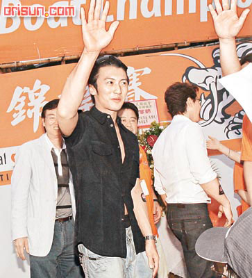 謝霆鋒否認與張柏芝復合 怕麻煩拒賀王菲(圖)