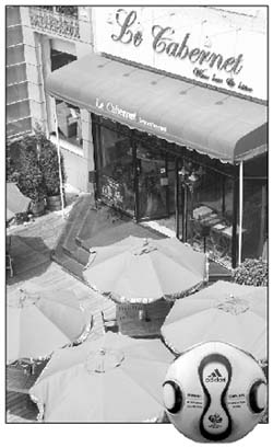 享受屬于自己的足球仲夏夜(圖)