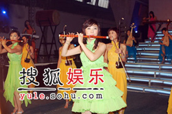 新女子組合叫板十二樂(lè)坊(圖)