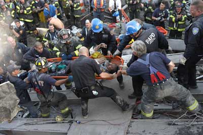 《世貿(mào)中心》展現(xiàn)911后拯救行動 (圖)