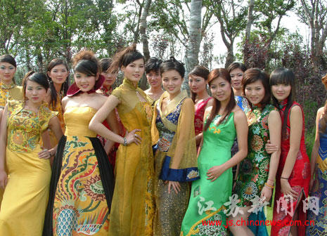 地球小姐昨晚出爐 陪酒事件沖突升級