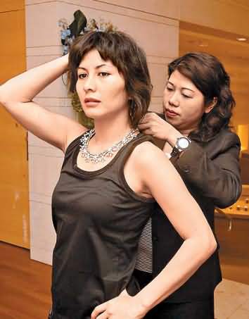 何超儀自備千萬美鉆角逐威尼斯(圖)