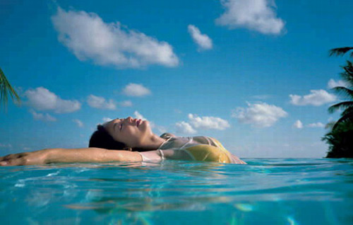 朱茵惹火泳裝寫真