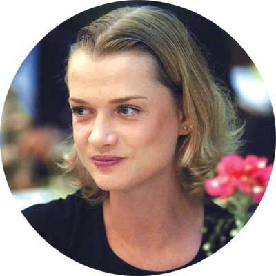 霍爾金娜新碟四五月發行 跨國組合將組成(圖)