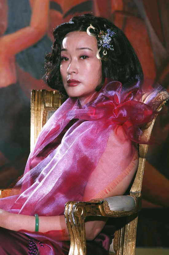 劉曉慶和芙蓉姐姐有一拼