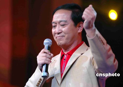 曾經落魄今上春晚 牛群謝趙本山“救命之恩”