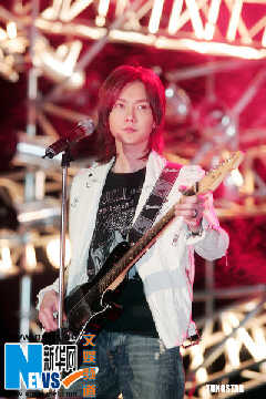 黃義達出新專輯 新歌搶聽會當場落淚(圖)