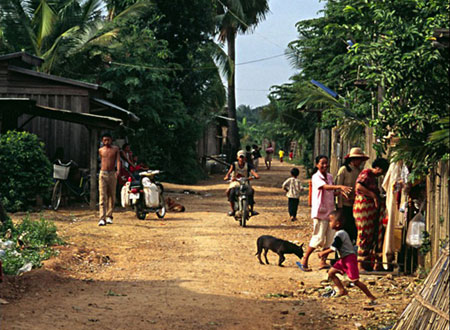 馬德望 兩個季節(jié)的寂寞之城